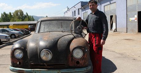 LEGENDA T 87. Aerodynamick Tatra 87 se vyrbla v letech 1937 a 1950,...