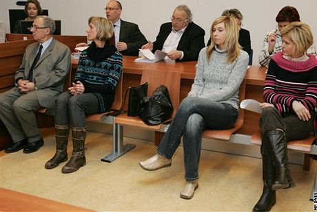 Lékai ivanické nemocnice u Okresního soudu pro Brno-venkov. Na snímku Ale Soukal, Romana Hanuová, Lenka icová, Dana Staková