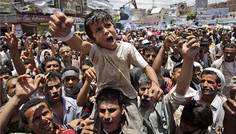 Lidé v jemenské metropoli demonstrují proti vlád 