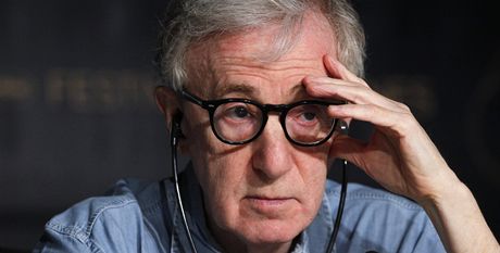 Cannes 2011 - zoufal Woody Allen na tiskov konferenci k filmu Plnoc v Pai