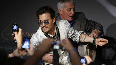 Cannes 2011 - J. Depp na premie Pirt z Karibiku: Na vlnch podivna