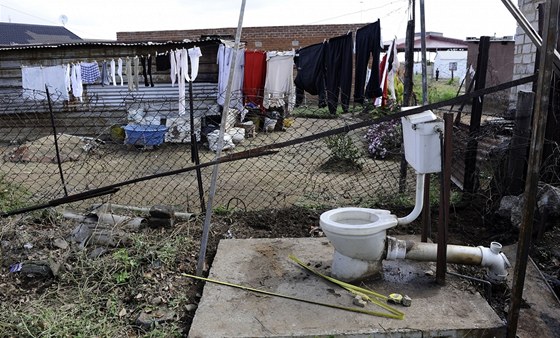 Toalety ve Viljoenskroonu v jihoafrické provincii Svobodný stát (10. kvtna 2011) 