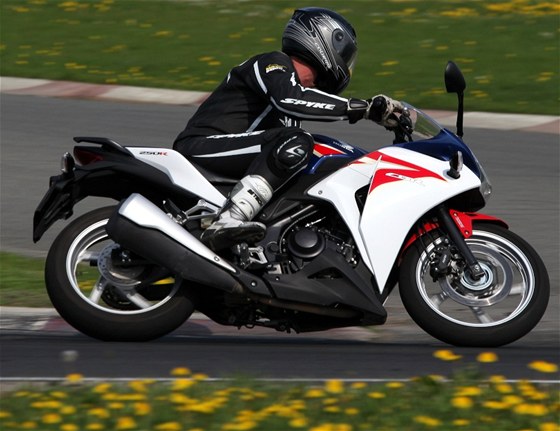 Honda CBR250R 