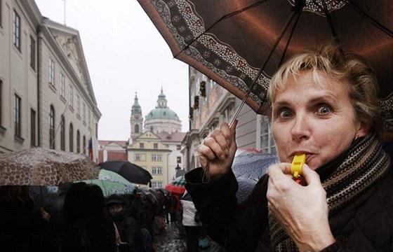 Uitelé u proti krokm vlády protestovali v minulých letech (napíklad ped Snmovnou v roce 2009, viz snímek). Te se chtjí zúastnit spolené odboráské demonstrace 21. kvtna.