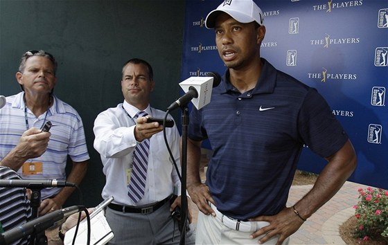 Tiger Woods oznamuje své odstoupení z turnaje The Players Championship.