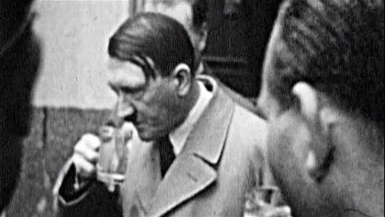 Ochutnávaky mly na starosti pouze jídlo, pití prý dstojníci SS zajiovali sami.