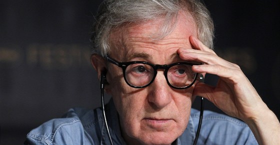 Zoufalý Woody Allen na tiskové konferenci v Cannes 2011