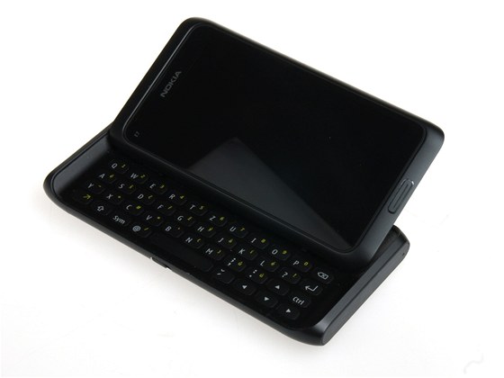 Nokia E7