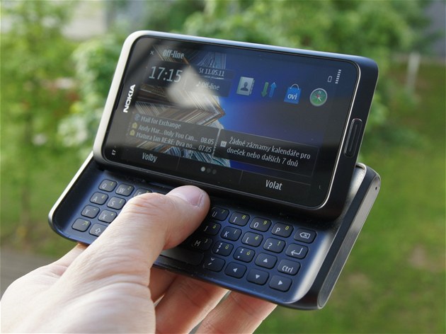 Nokia E7