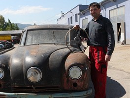 LEGENDA T 87. Aerodynamická Tatra 87 se vyrábla v letech 1937 a 1950,...