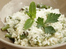 Rizoto po farmsku s chestem, italsky risotto del fattore