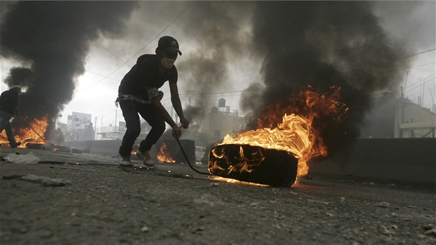 Palestinské demonstrance bhem 63. výroí vzniku Izraele (15. kvtna 2011)