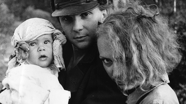 Ondej Soukup s Gbinou Osvaldovou a synem Frantikem (1984)