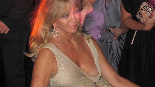 Goldie Hawnová na veírku v Cannes