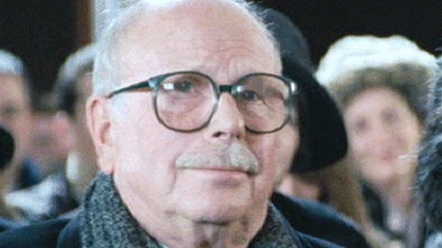 Edward Hardwicke ve filmu Láska nebeská