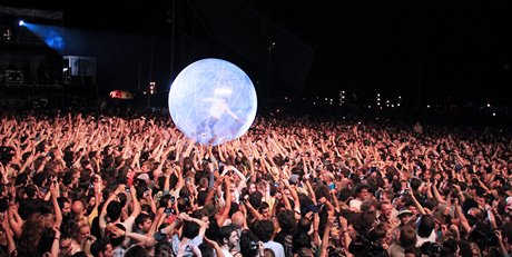 The Flaming Lips se pedstavili na festivalu Primavera Sound, pítí rok vystoupí na Colours of Ostrava.