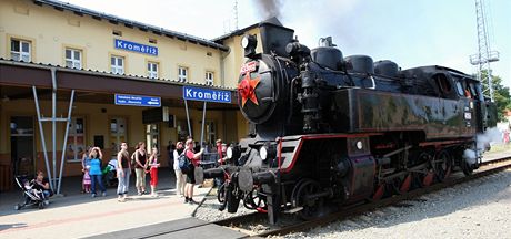 Tra Kromí-Zborovice oslavila 130 let jízdou historickým vlakem.