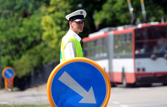 Trolejbus srazil chodkyni na kiovatce Cejlu a Kolit. (Ilustraní snímek)