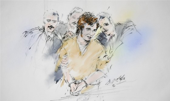 Policisté vyvádjí Jareda Loughnera ze soudní sín kvli jeho nezpsobilosti (25. kvtna 2011)