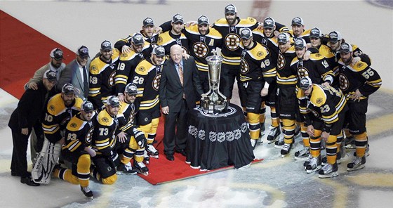 Hokejisté Bostonu Bruins slaví vítzství ve Východní konferenci NHL a postup do finále Stanley Cupu.