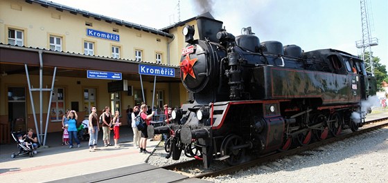 Tra Kromí-Zborovice oslavila 130 let jízdou historickým vlakem.