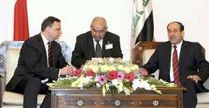 Pedseda vlády Petr Neas s iráckým premiérem Núrím Málikím (vpravo) v Bagdádu.