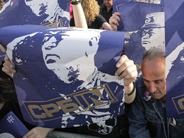 Demonstrace proti zaten generla Ratka Mladie. (29. kvtna 2011)