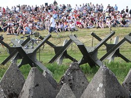 Vzpomnkov akce na boje o pevnosti na Hlunsku za 2. svtov vlky s ukzkou modern vojensk techniky v Darkovikch.