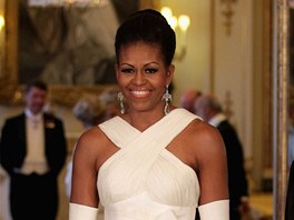 Michelle Obamov na veei podan krlovnou Albtou II.