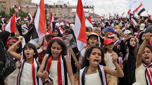 Protivládní demonstrace v jemenské metropoli Saná (22. kvtna 2011)