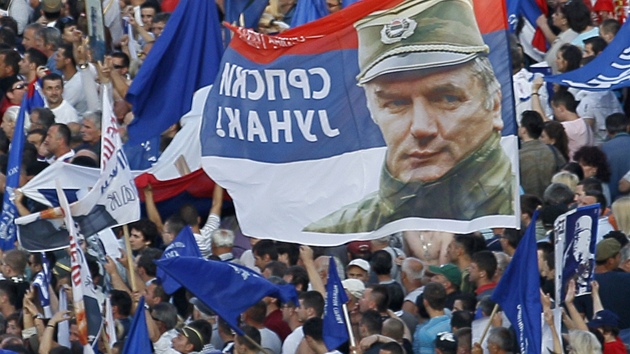 Demonstrace proti zatení generála Ratka Mladie. (29. kvtna 2011)