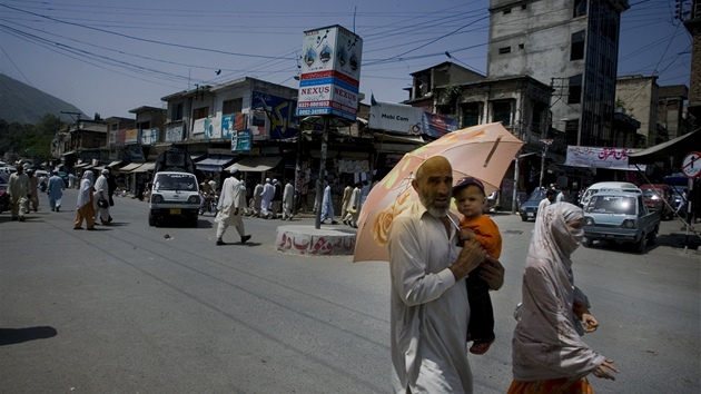 Obyvatelé pákistánského msta Abbottábádu, kde se skrýval Usáma bin Ládin