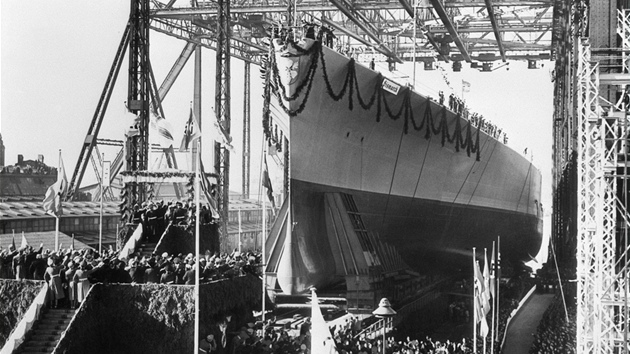 Bismarck byl sputn na vodu v únoru 1939, na první misi ale ekal dalí rok a pl