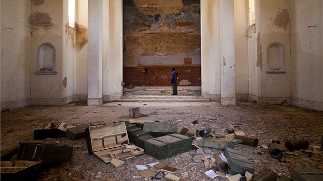 Katolický kostel u Misuráty, kde se opevnily Kaddáfího jednotky (25. kvtna 2011)