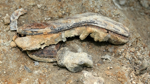 V dobronínské lokalit U Viaduktu nalezli archeologové pozstatky tí lidí, kosti nyní prozkoumají odborníci.