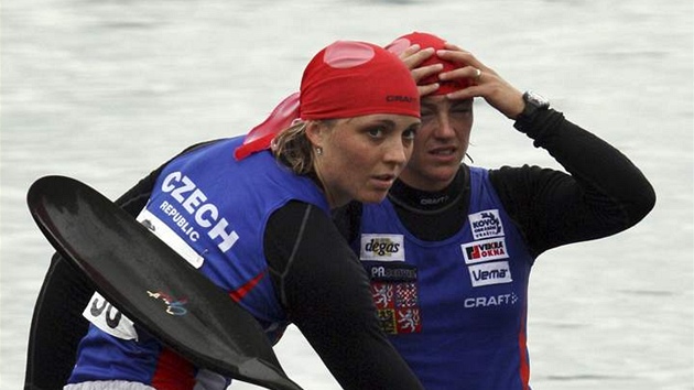 Kajakářky Jana Blahová (vlevo) a Michala Mrůzková Kajakářky Jana Blahová (vlevo) a Michala Mrůzková