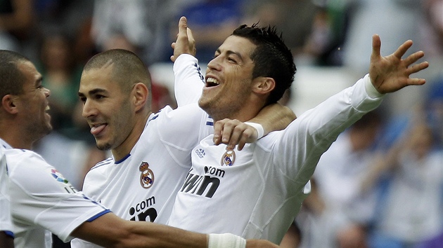 DALÍ GÓL. Cristiano Ronaldo z Realu Madrid slaví branku v utkání s Almerií.