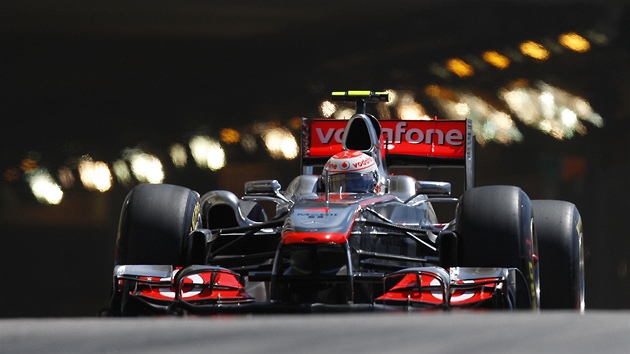 TRÉNINK. Jenson Button z McLarenu bhem tetího volného tréninku Velké ceny Monaka.