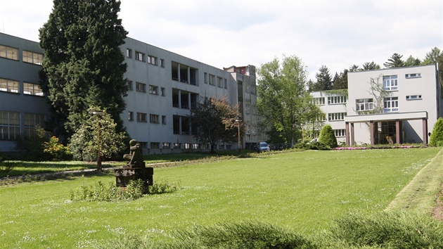 Plicní sanatorium v Mostech u Jablnkova s unikátním léebným parkem.