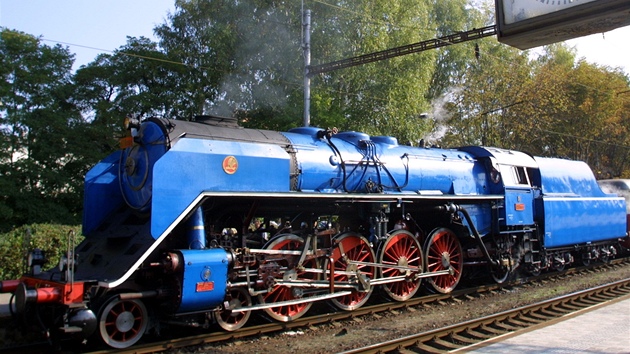 Legendární parní lokomotiva 498.022 z roku 1947, pezdívaná Albatros