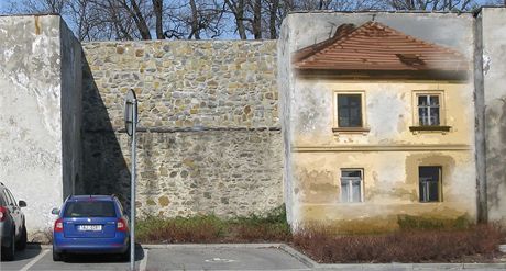 Prostjovské hradby eká oprava. ást z nich by v budoucnu mohla slouit jako panorama dom idovského ghetta, které tu stávalo (vizualizace jednoho z návrh na ztvárnní zbouraných dom).