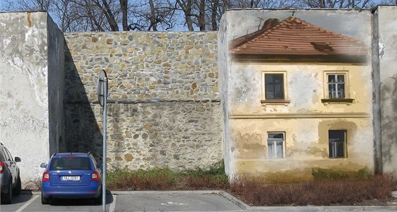 idovské ghetto zbourané v 70. letech by se mlo podle jednoho z návrh na hradbách znovu objevit ve vrném zobrazení. Druhý návrh poítá pouze s vyvením obraz zaniklých dom.