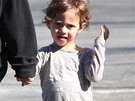 Maximilian David Muniz, syn Jennifer Lopezové, u jako malý ví, co se nosí. V kapsáích a streetových teniskách je in.