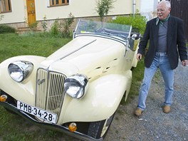 Vladimr Zka, majitel zrestaurovanho veterna Aero z roku 1937 