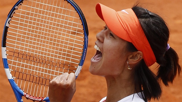 Li Na se raduje z postoupu do tvrtfinále Roland Garros