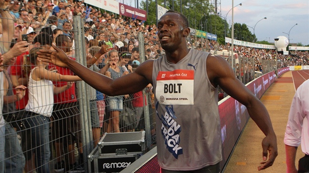 Usain Bolt po dobhu závodu na 100 metr