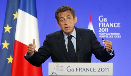 Popularita francouzského prezidenta vzrostla, ale poád je malá 