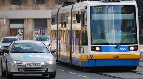 Ostrava má za sebou znané zmny v MHD. Teba trasa linky 12 u nekoní na Hluínské, ale na Výstaviti. (Ilustraní snímek)