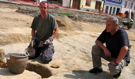 Archeologický przkum na námstí v Bechyni na Táborsku.