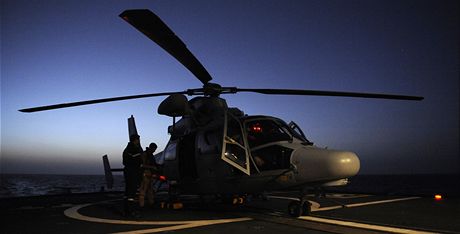 Izraelské bojové vrtulníky putovaly ve speciálních kontejnerech